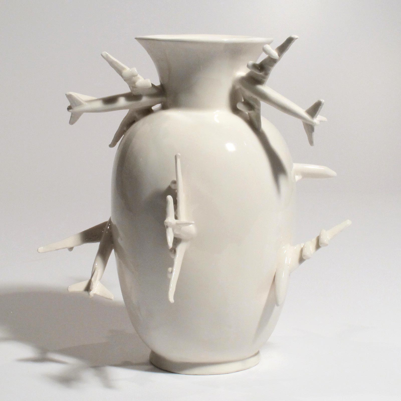 1 Gabriele Mallegni, Break on trough, vaso, ceramica bianca smaltata, pezzo unico- vase, white glazed ceramic, unique piece,2016 , Design